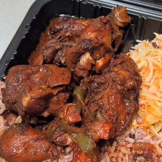 Small Brown Stew Chicken Plate